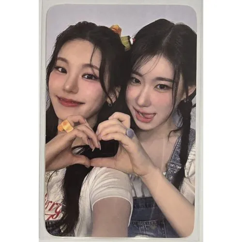 Itzy Photocard : Twinzy (Yeji & Chaeryeong Ver. Spéciale)